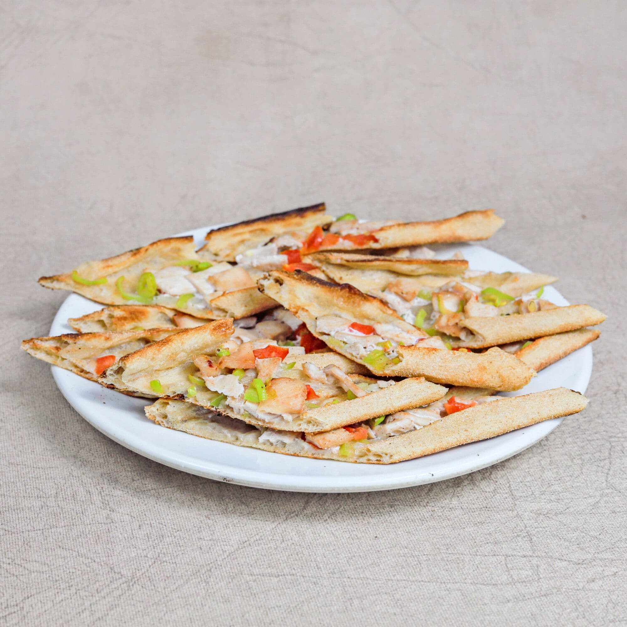 Tavuklu Kaşarlı Pide — Lale Pide Afyonkarahisar